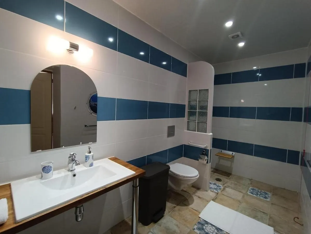 Bed & Breakfast Maison Sur Le Lot Saint-Vincent-Rive-d'Olt France
