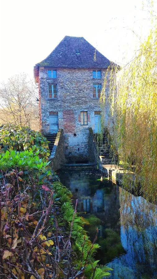 Maison Sur Le Lot Saint-Vincent-Rive-d'Olt Bed & Breakfast